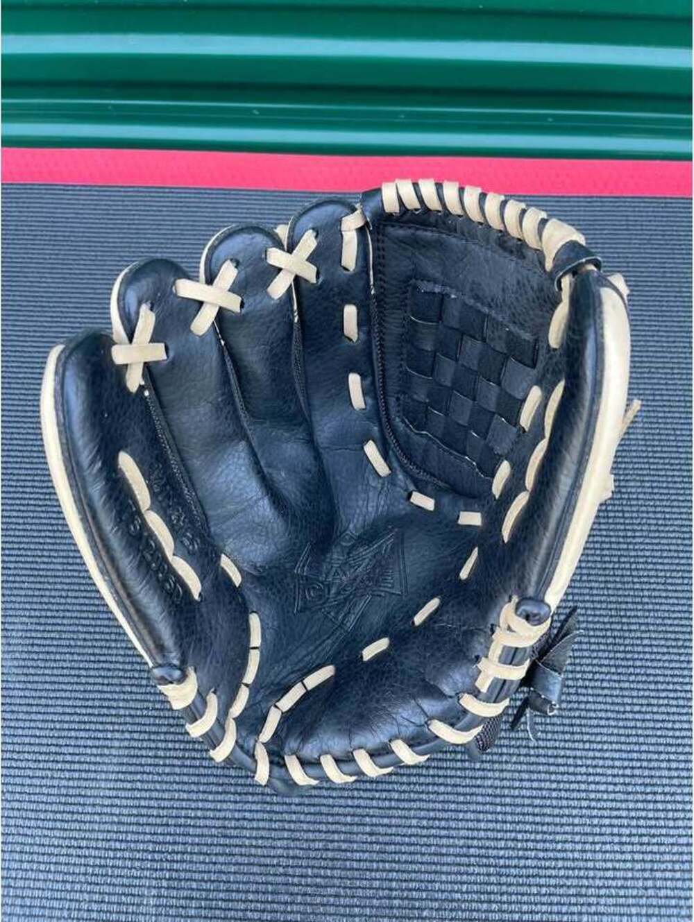 Adidas Eazy Close TS1200SD 12" Youth Baseball Glove RHT